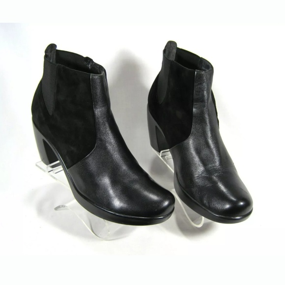 Dansko Shoes - Dansko Black Leather/Suede Chelsea Boots Sz: 8M